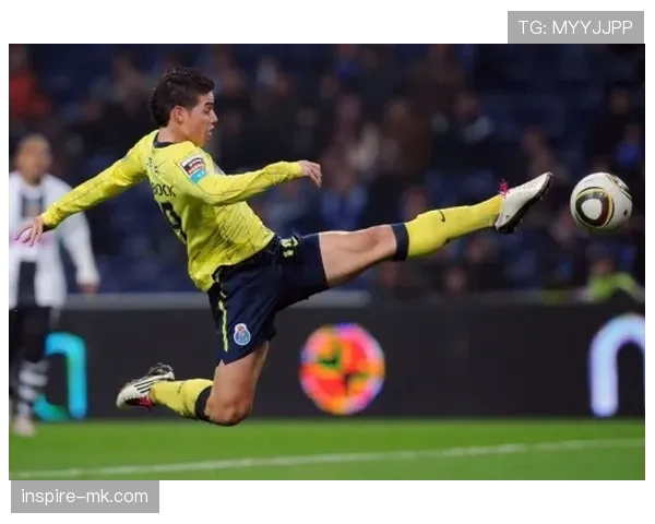 Rodri 抢断与拦截技巧展现顶级防守能力 Rodri 抢断与拦截技巧展现顶级防守能力